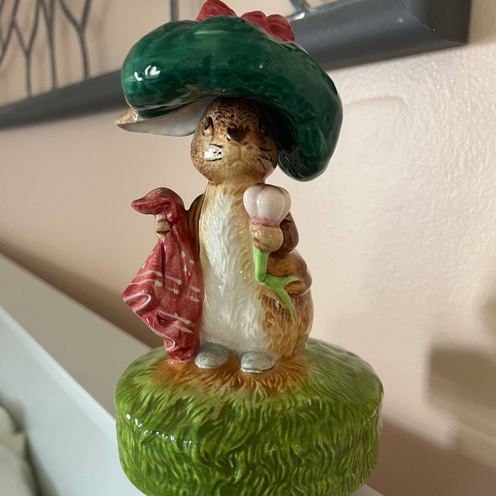 Vintage Benjamin Bunny Rotating Music Box by Schmidt
